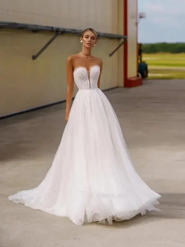 Work Appropriate Sweetheart Wedding Dress with Puff Sleeve