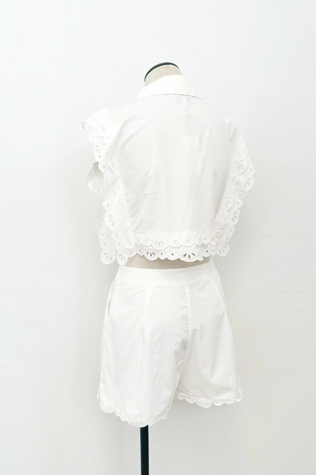 Durable Material Guaranteed Pockets Eyelet Edge Trouser Shorts