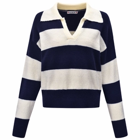 Snug & Stylish Wearing A Soft And Glutinous Sweater Outside Lazily