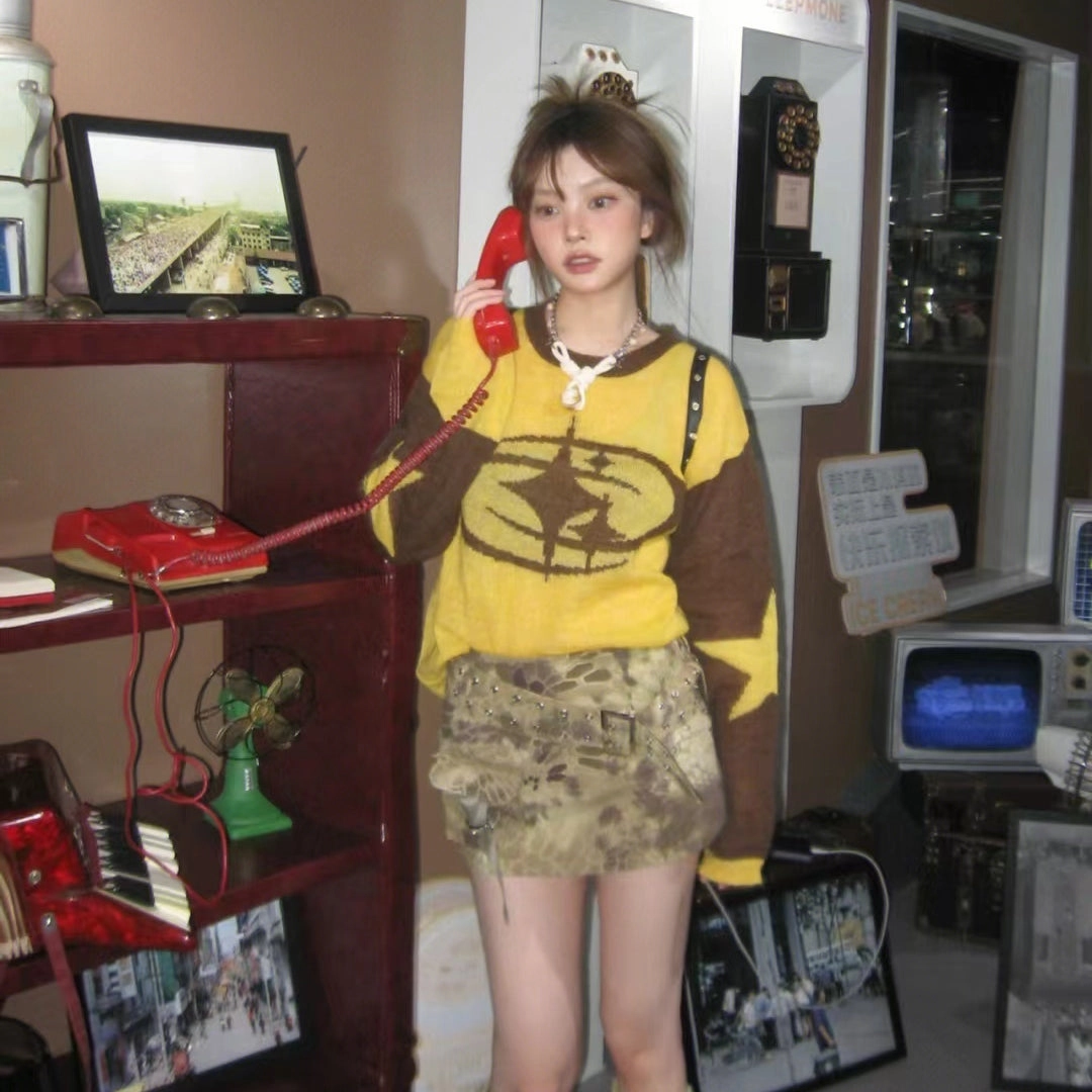 Women's American-style Retro Five-pointed Star Loose Long-sleeved Sweater Snuggle Fit Layering Knit